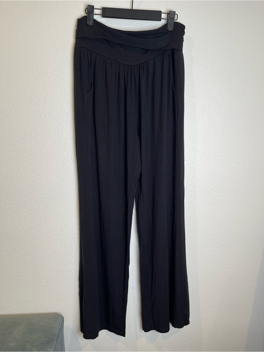 ATHLETA Studio Wide Leg Pant in Black #487419 Sz Medium TALL Yoga Pilates Lounge - Picture 3 of 12